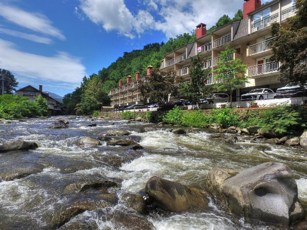 Gatlinburg River Inn image 1