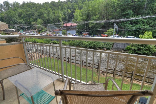 Gatlinburg River Inn image 28